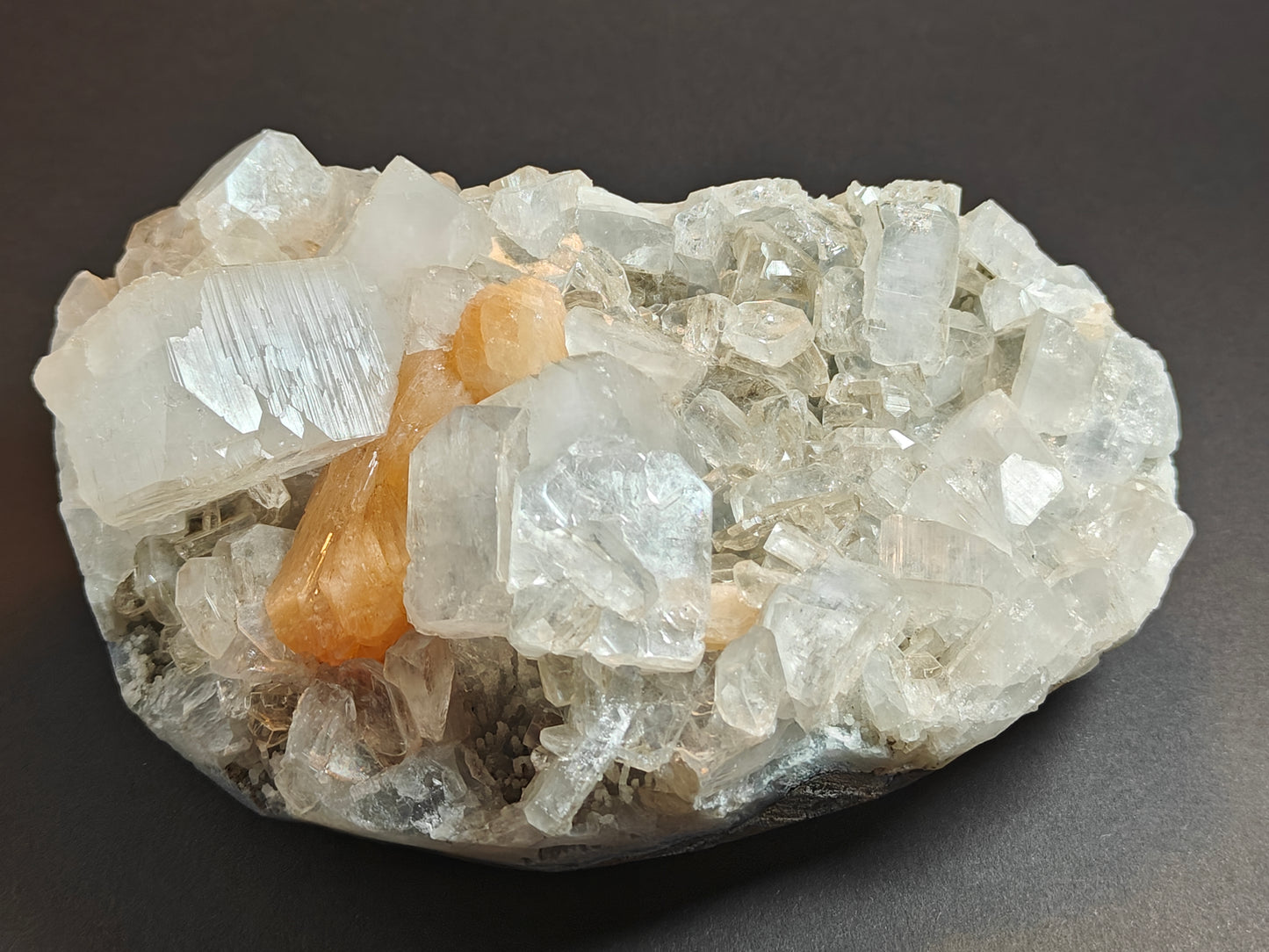 Apophyllite-Stilbite Cluster from India – 1.408 kg --- 001