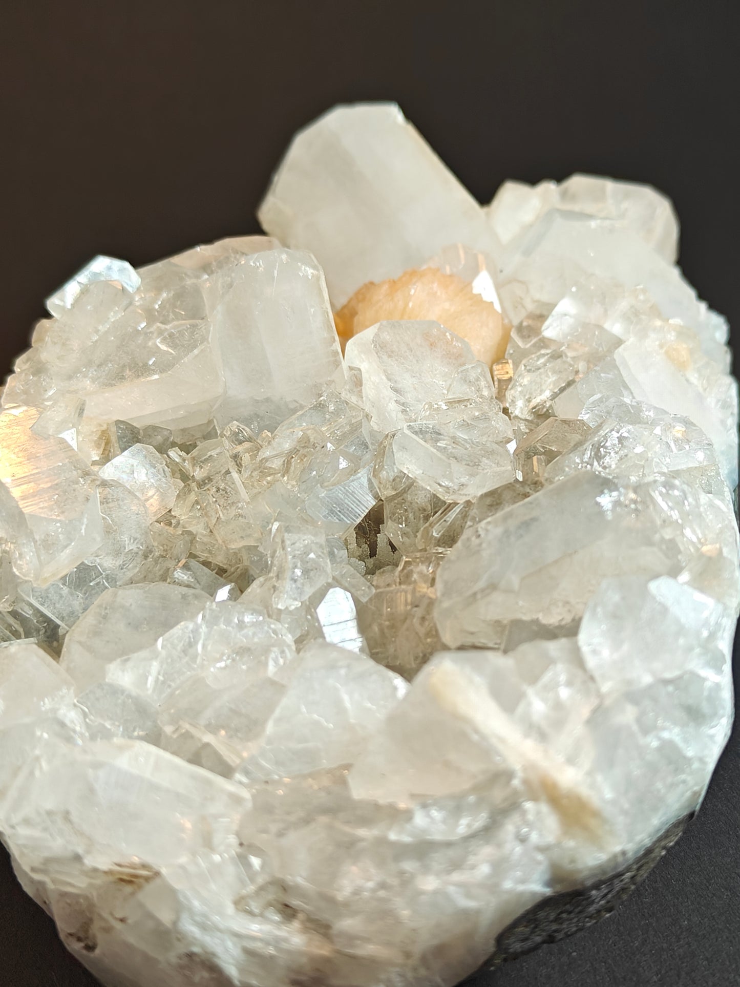 Apophyllite-Stilbite Cluster from India – 1.408 kg --- 001