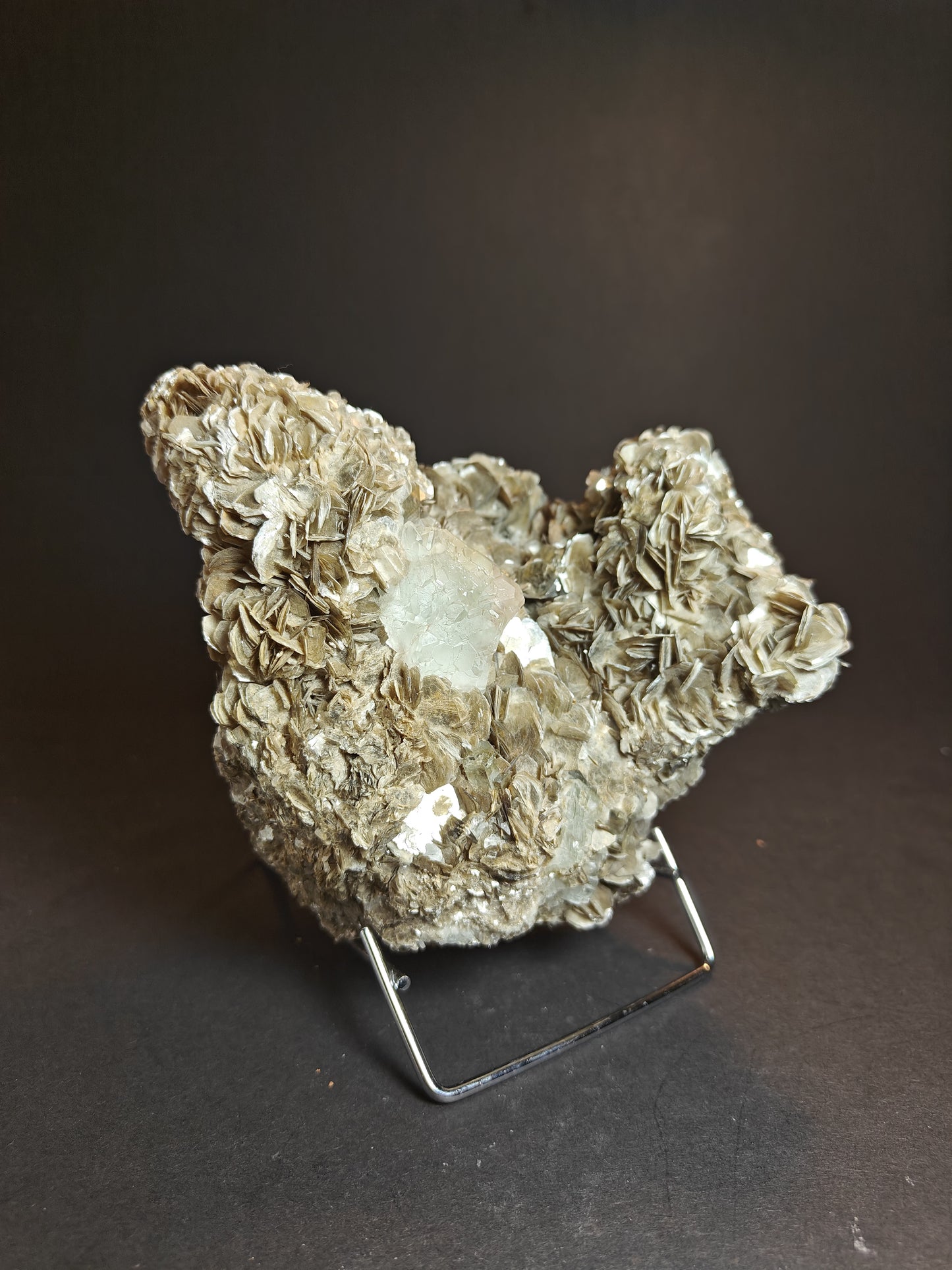 Aquamarine on Muscovite