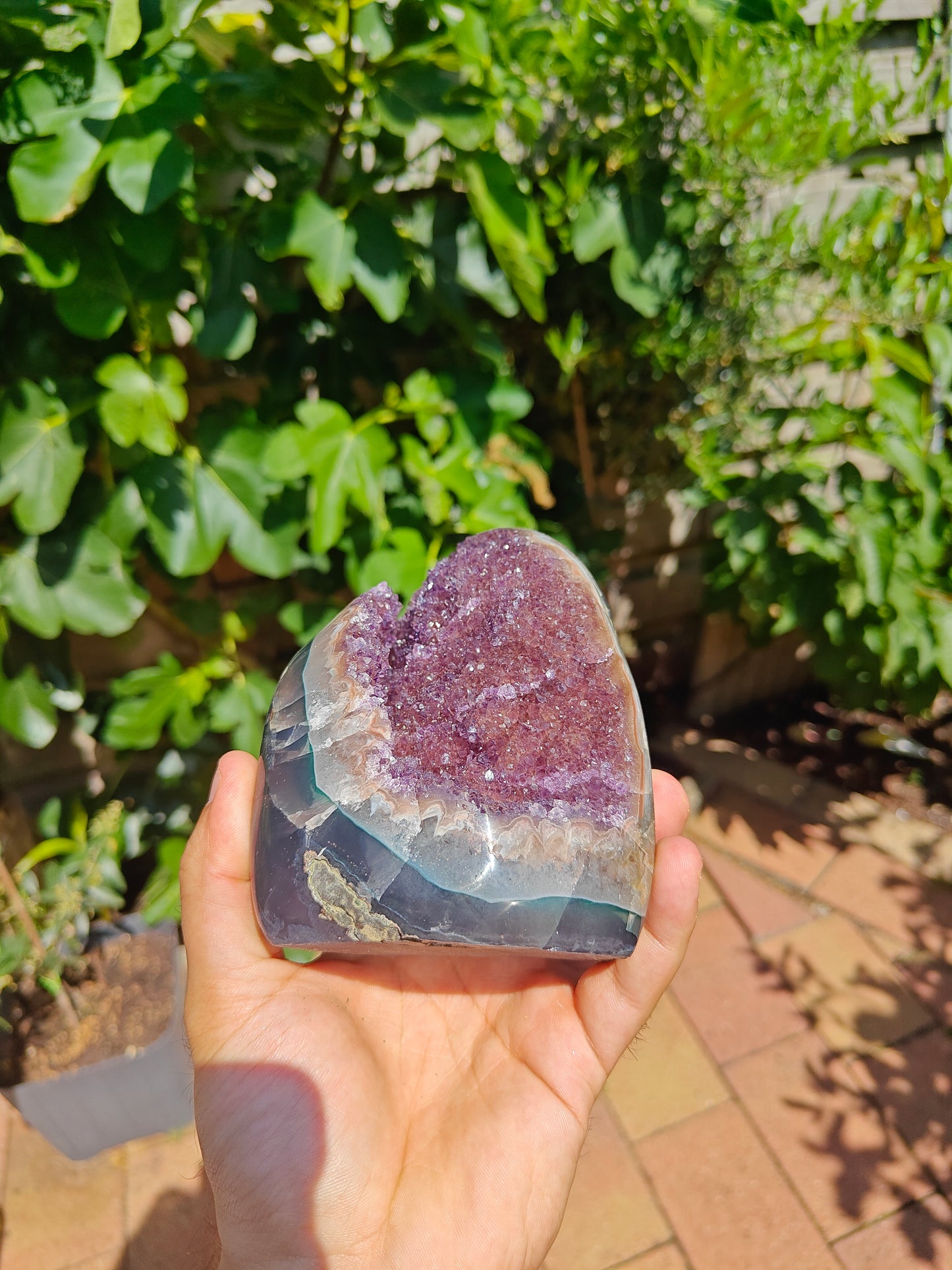 Uruguayan Agate with Purple Druzy Crystals 16 x 8 x 6 cm 1.274 kg