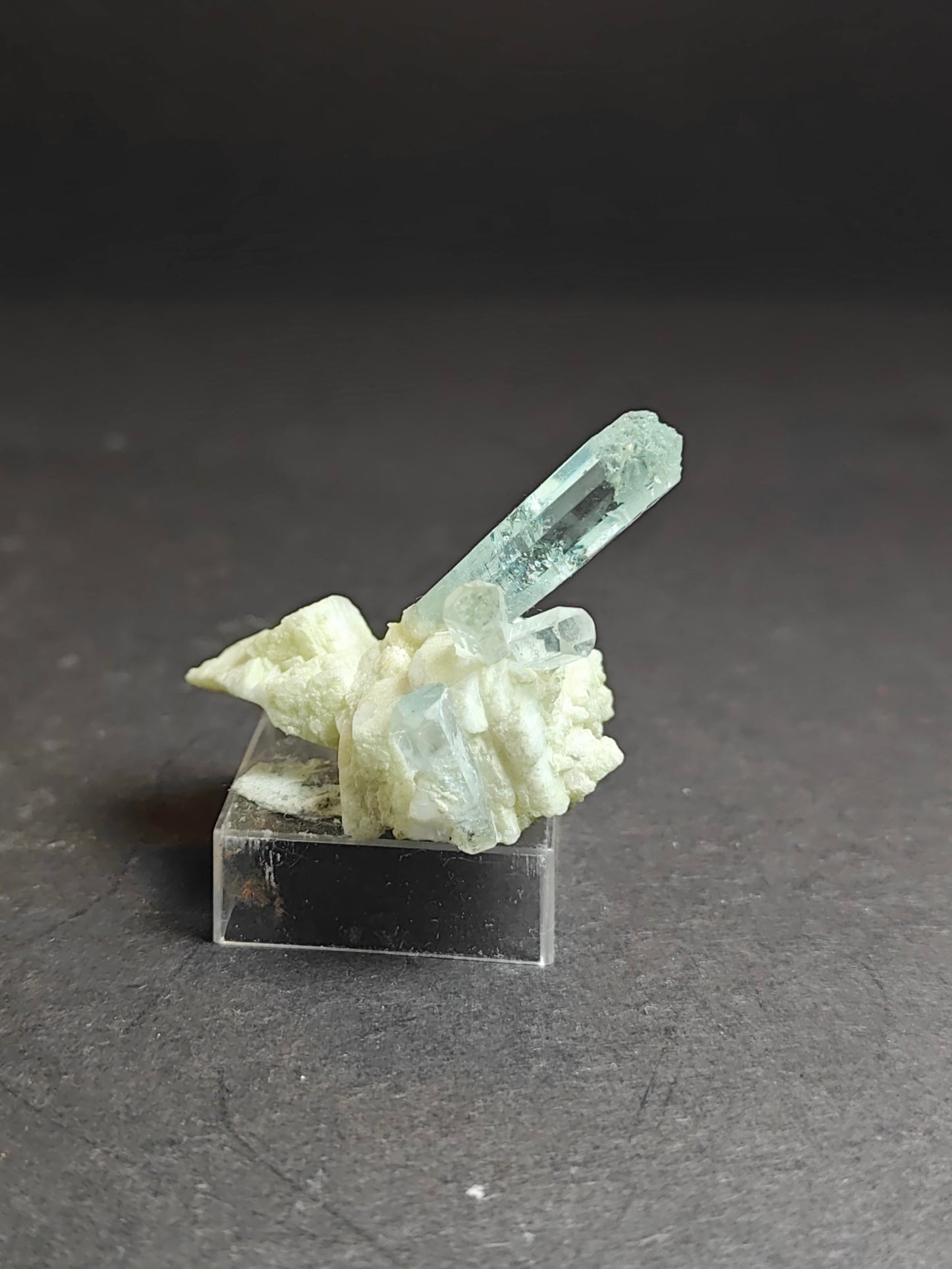 Aquamarine Cluster on Matrix