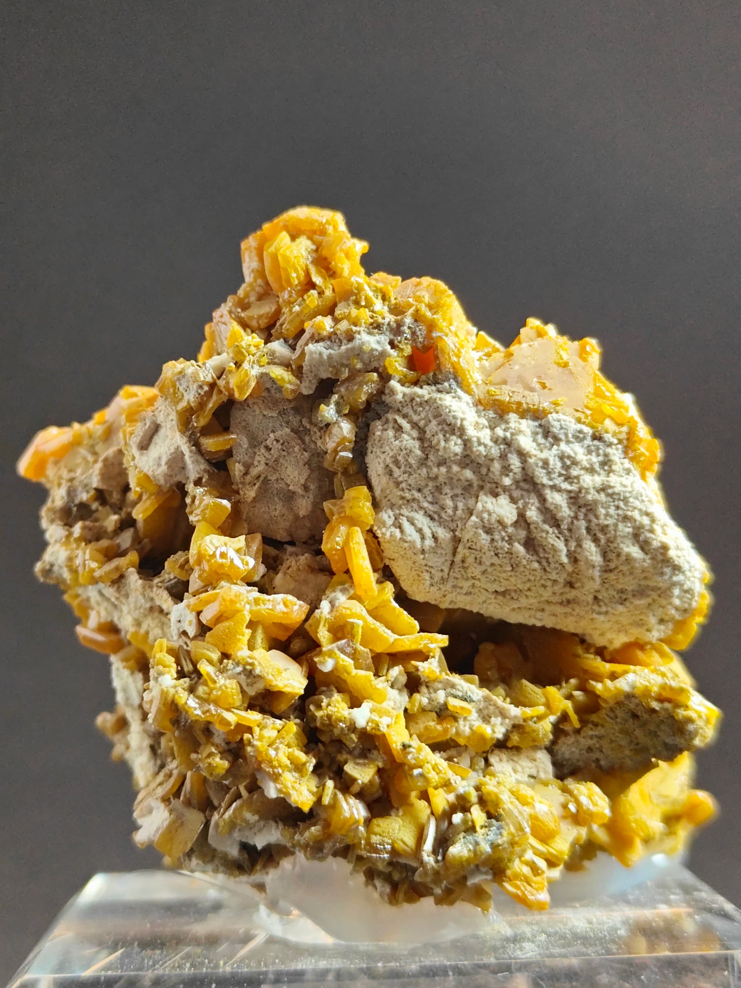 Prachtig Wulfenite-exemplaar uit de Helena-mijn, Mezica, Slovenië