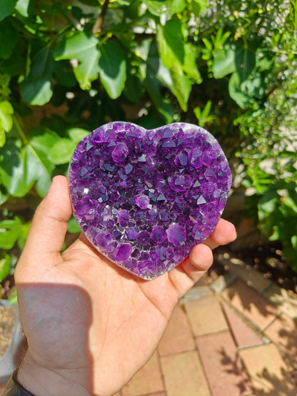 EXTRA Uruguayan Amethyst Heart 10 x 9 x 2 cm 0.466 kg