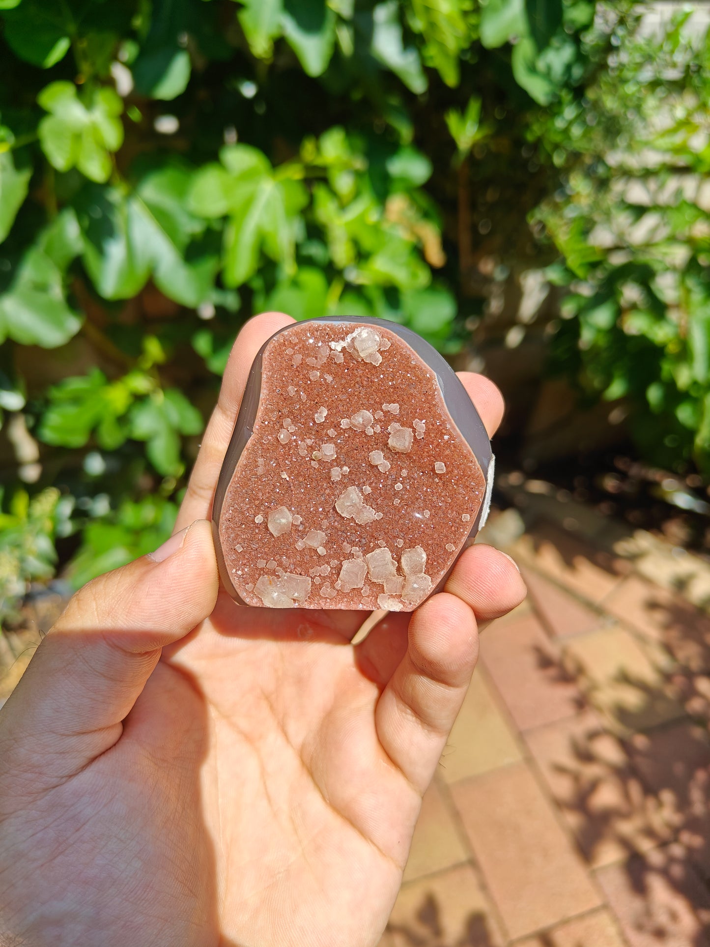 Uruguayan Agate with Calcite 7 x 6 x 2 cm 0.133 kg