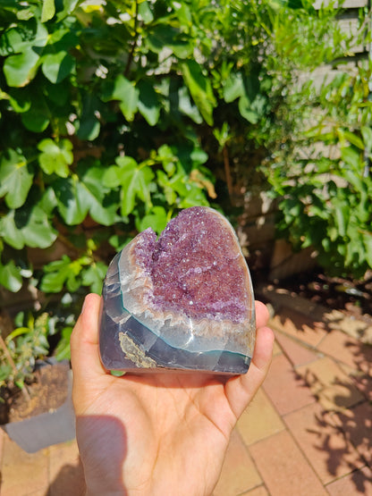 Uruguayan Agate with Purple Druzy Crystals 16 x 8 x 6 cm 1.274 kg