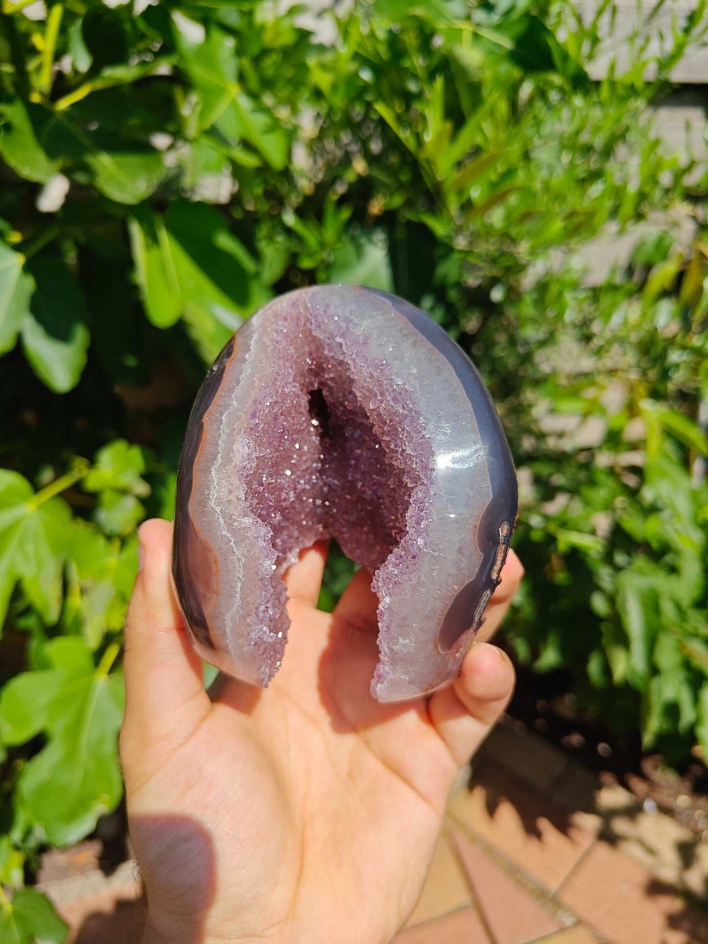 Uruguayan Agate with Sparkly Crystals 10 x 9 x 7 cm 0.573 kg