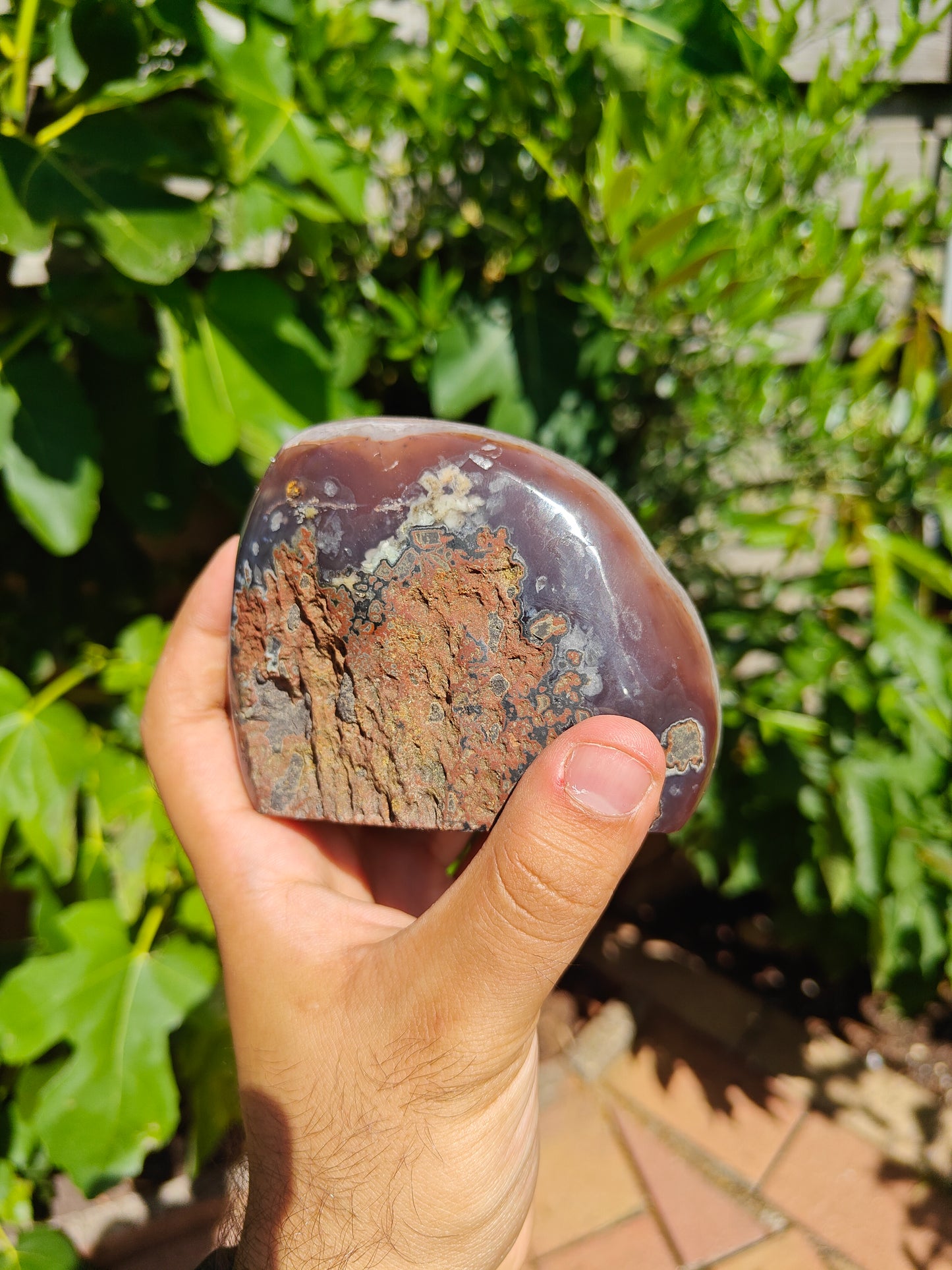 Uruguayan Agate with Sparkly Crystals 10 x 9 x 7 cm 0.573 kg