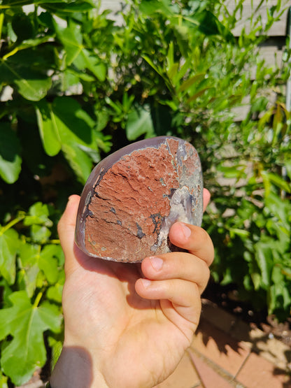 Uruguayan Agate with Sparkly Crystals 10 x 9 x 7 cm 0.573 kg