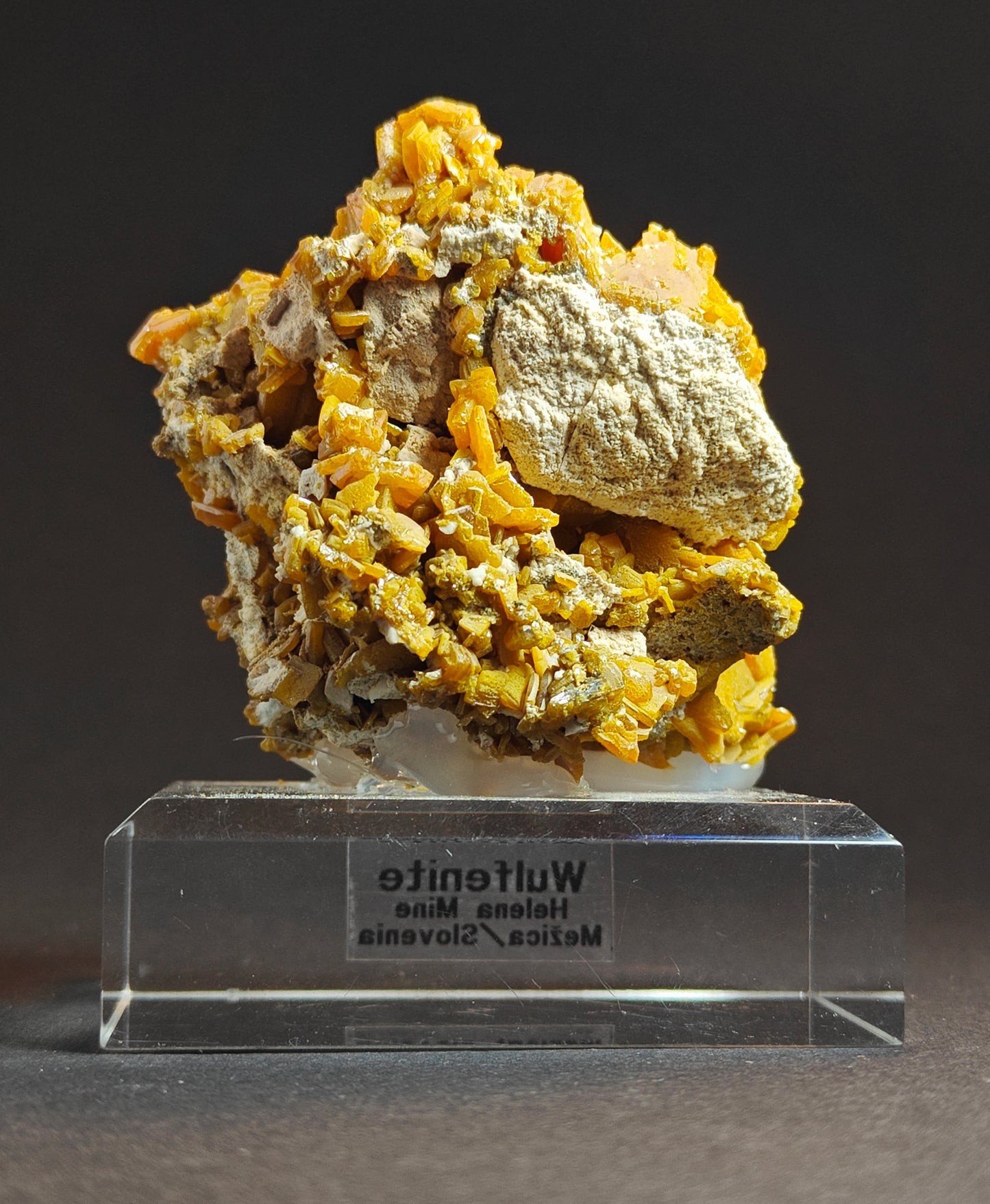 Prachtig Wulfenite-exemplaar uit de Helena-mijn, Mezica, Slovenië