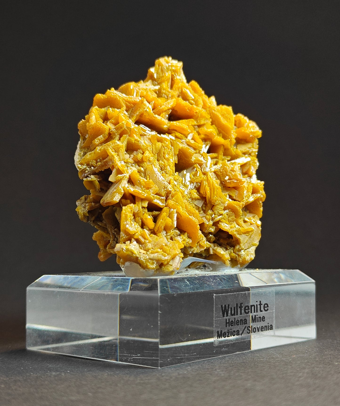 Prachtig Wulfenite-exemplaar uit de Helena-mijn, Mezica, Slovenië