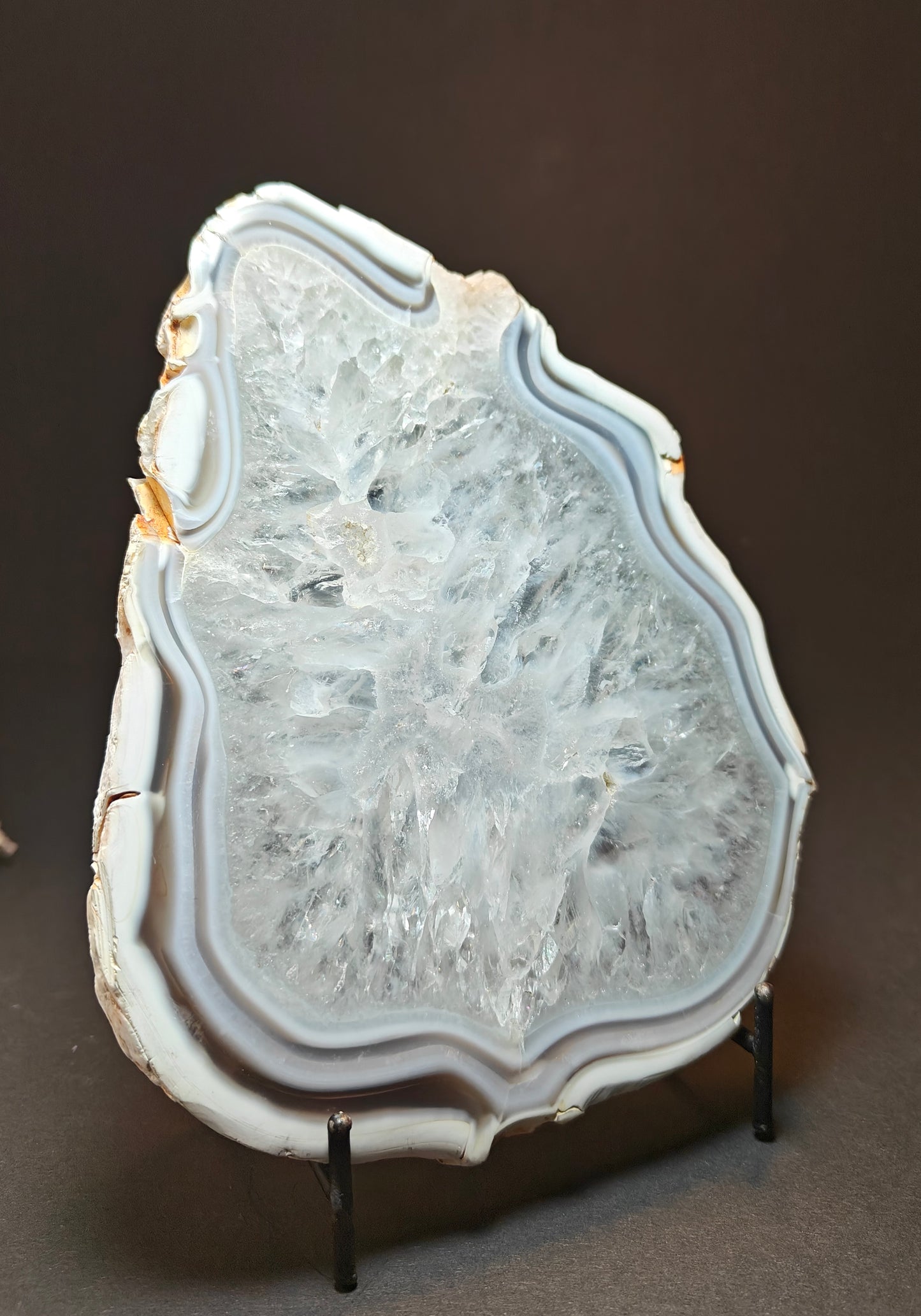 Beautiful Agate Slice with Vibrant Colors – 566 Grams