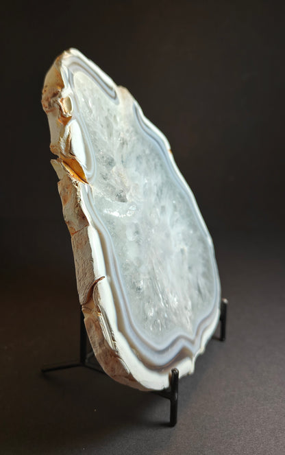 Beautiful Agate Slice with Vibrant Colors – 566 Grams