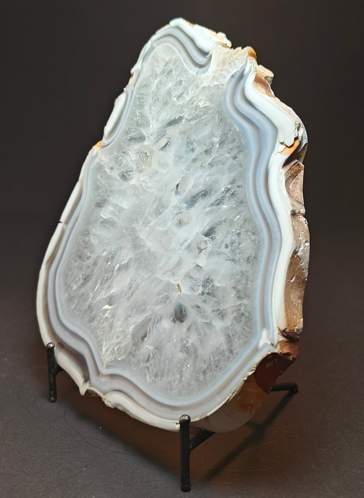 Beautiful Agate Slice with Vibrant Colors – 566 Grams