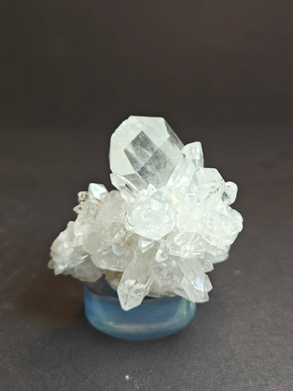 Himalaya kwartscluster op acrylbasis