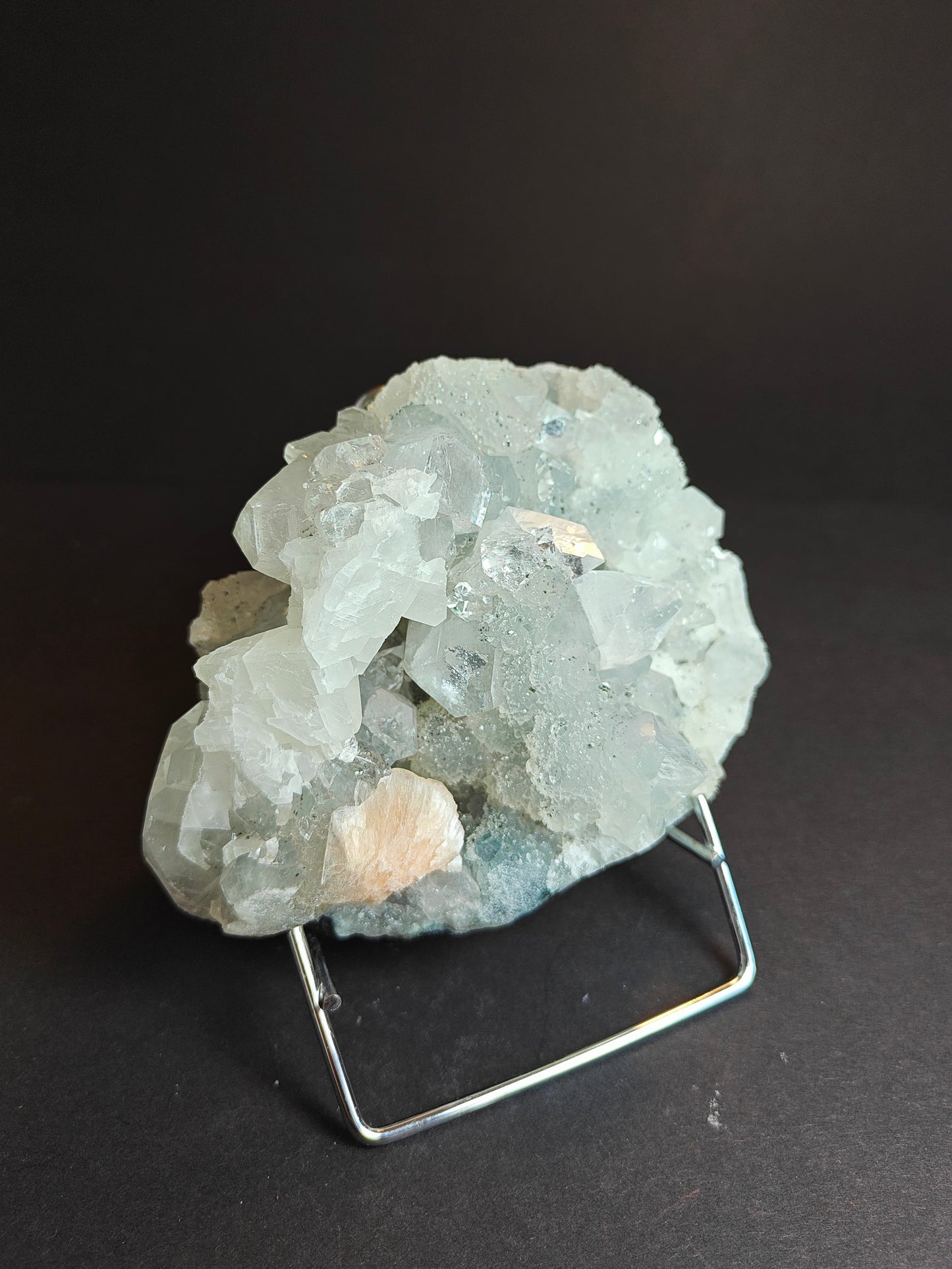 Apophyllite & Stilbite Cluster from India - 0.730 kg --- 004