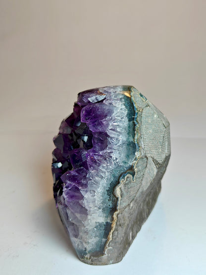 Cut-Base Amethyst Cluster from Uruguay Top Quality - 0.8 kg