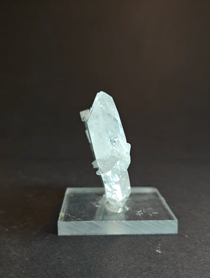 Faden Quartz from Pakistan on Acrylic Base – Approx. 7 x 6 x 2 cm