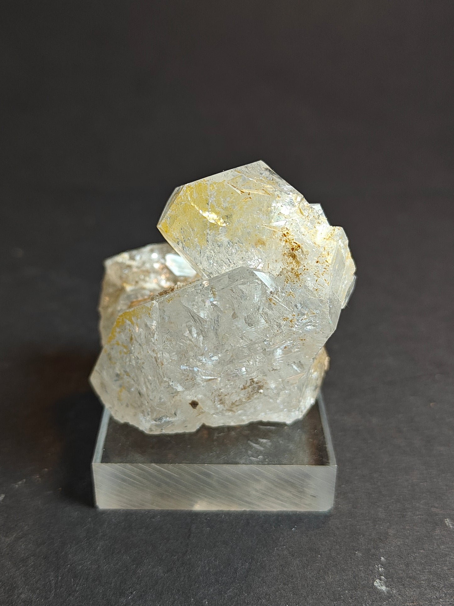Small Quartz Cluster on Acrylic Base