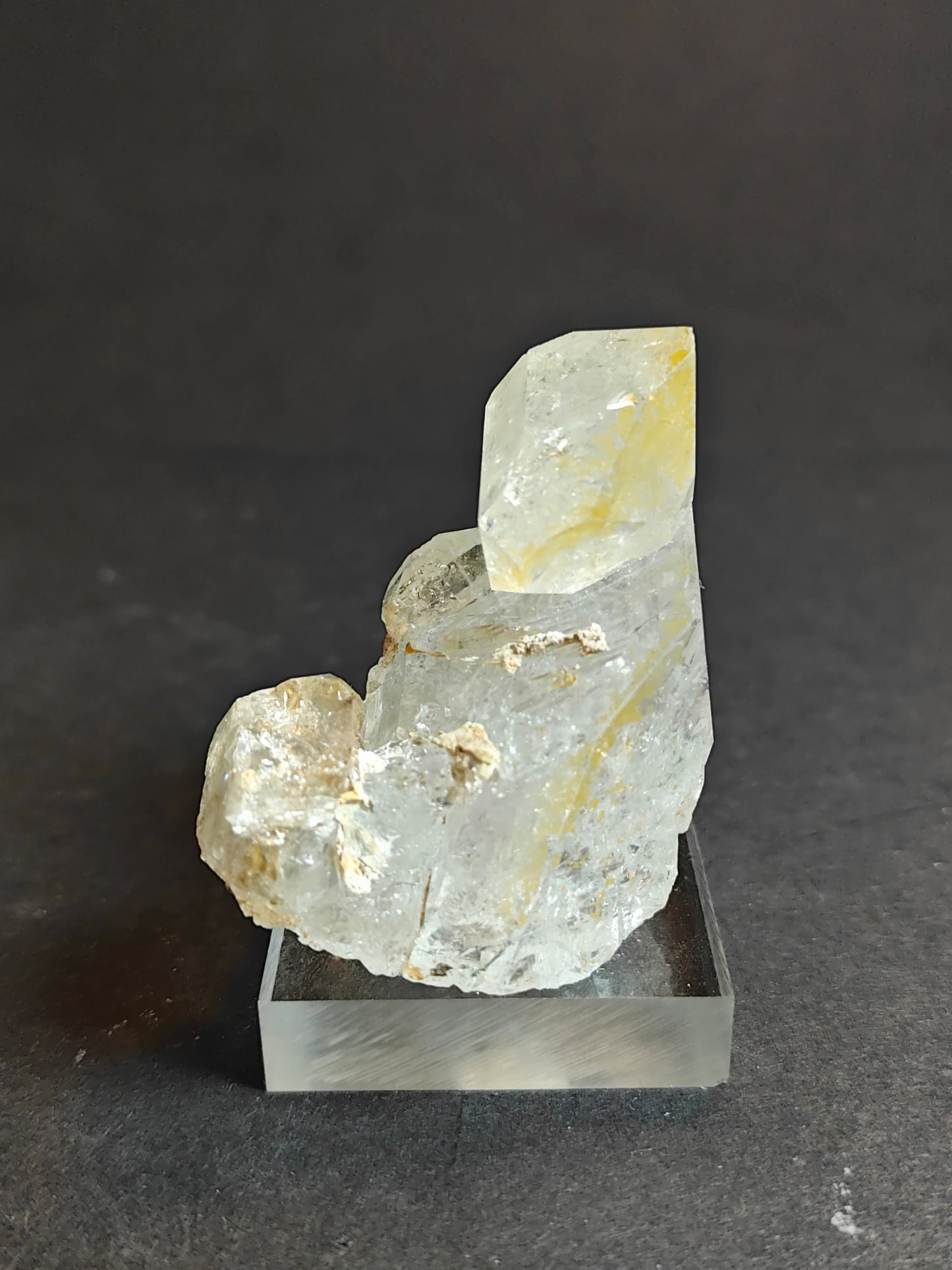 Small Quartz Cluster on Acrylic Base