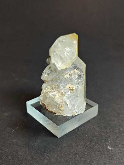 Small Quartz Cluster on Acrylic Base