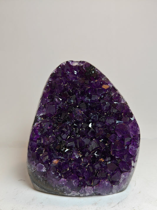 Cut-Base Amethyst Cluster from Uruguay Top Quality - 0.48 kg