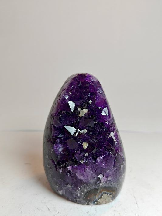 Cut-Base Amethyst Cluster from Uruguay Top Quality - 0.27 kg
