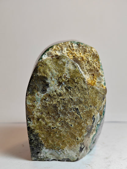 Amethistcluster met geslepen basis uit Uruguay, topkwaliteit - 0,36 kg