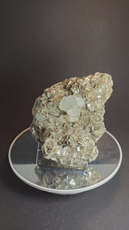 Aquamarine on Muscovite