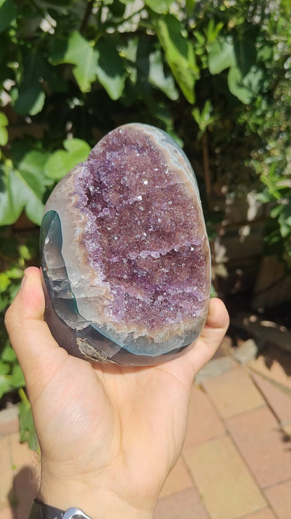 Uruguayan Agate with Purple Druzy Crystals 16 x 8 x 6 cm 1.274 kg